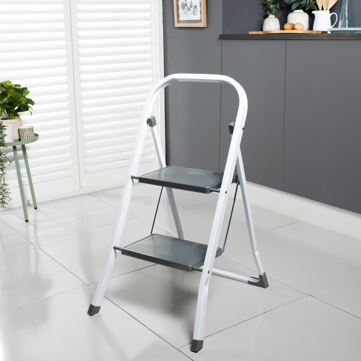 417292-2-step-folding-step-ladder