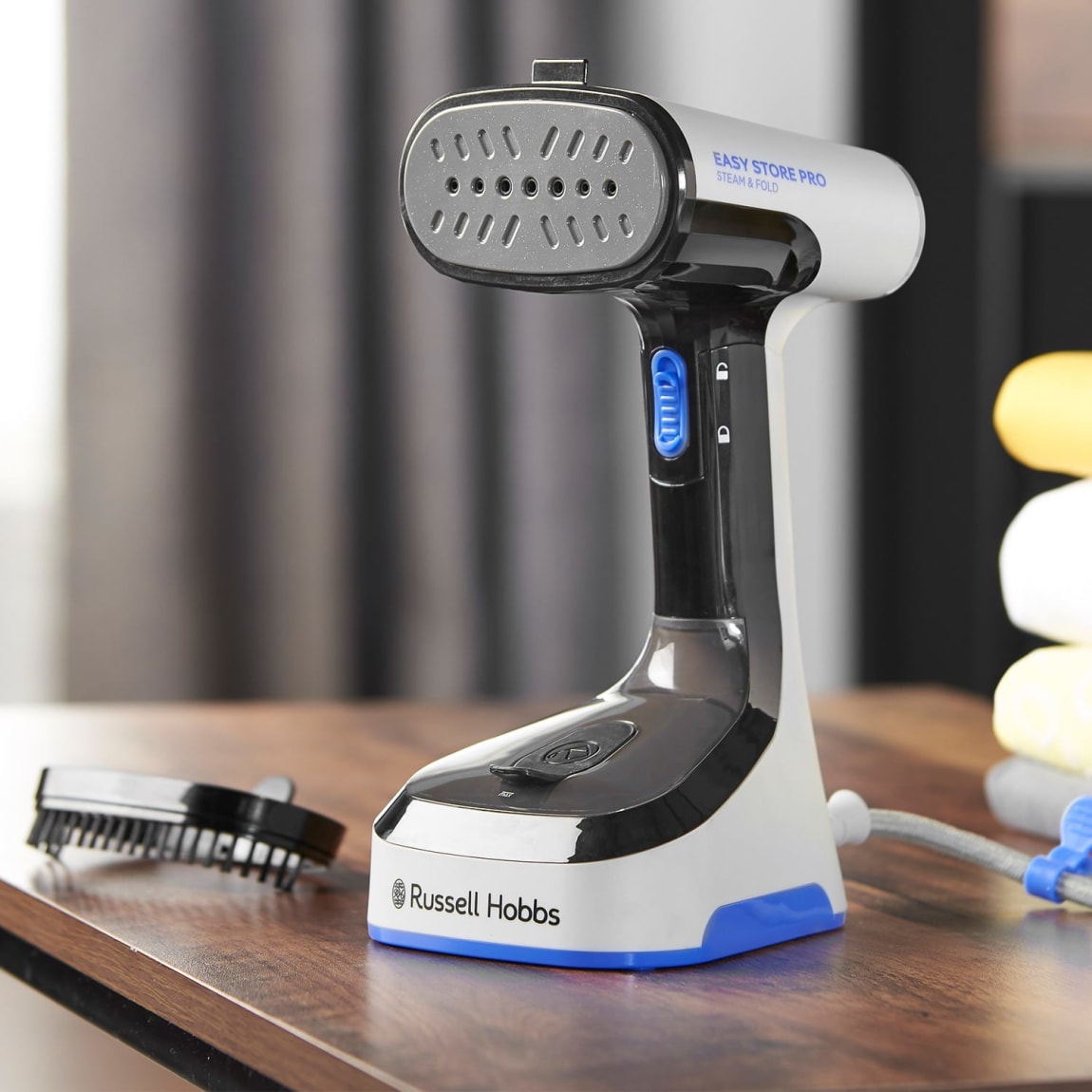 412261-russell-hobbs-easy-store-handheld-steamer-2