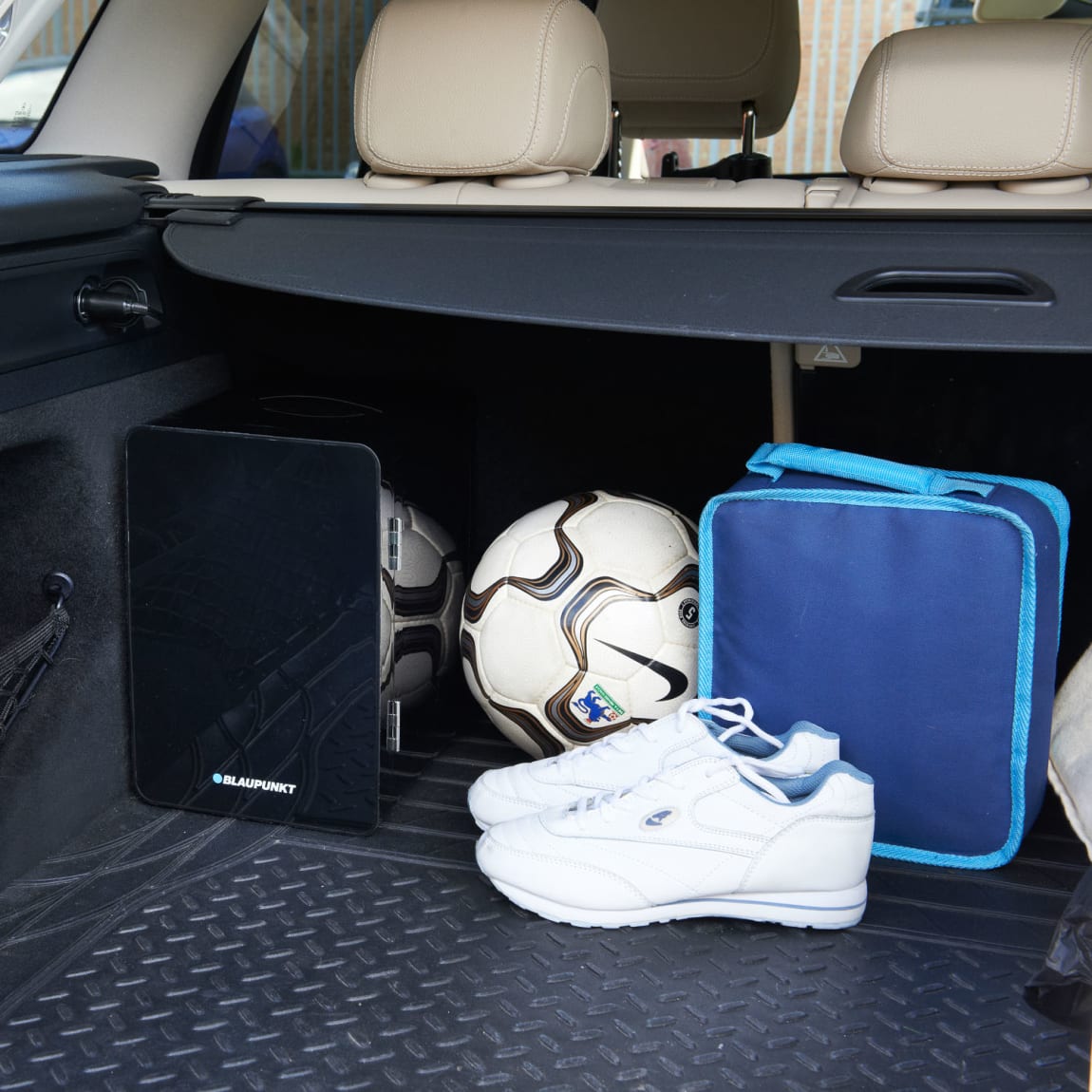 417604-blaupunkt-6l-mini-fridge-black-7