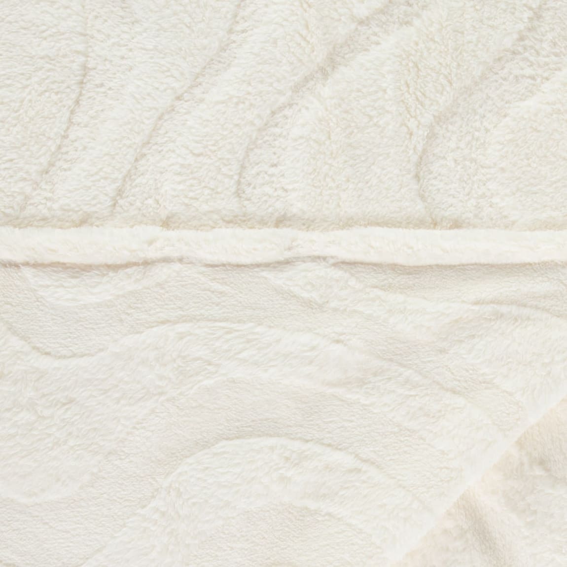 418773-carved-fleece-throw-cream-2