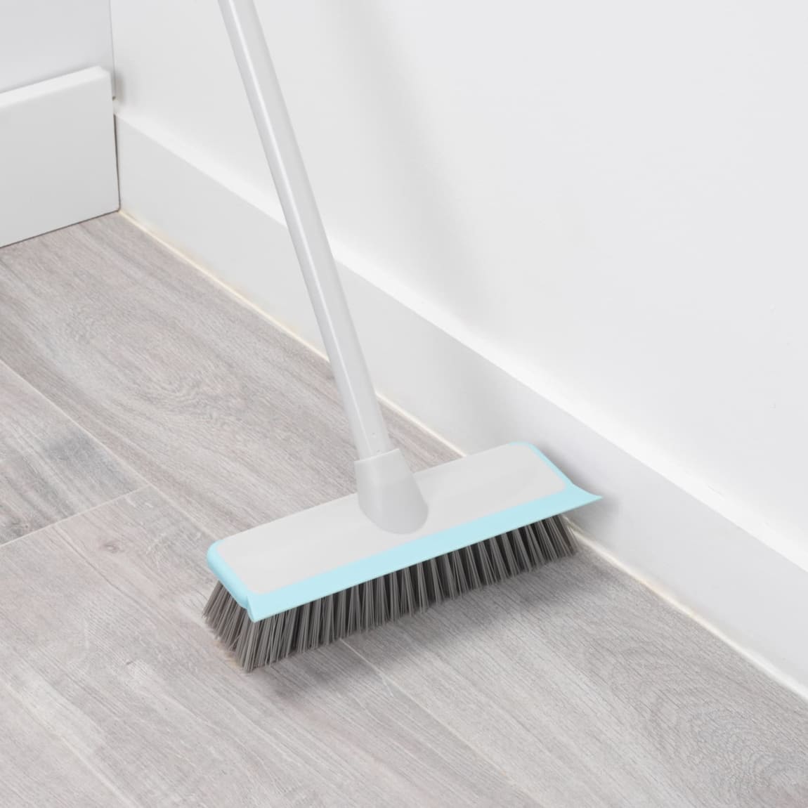 419275-beldray-floor-scrub-brush-with-squeegee-21
