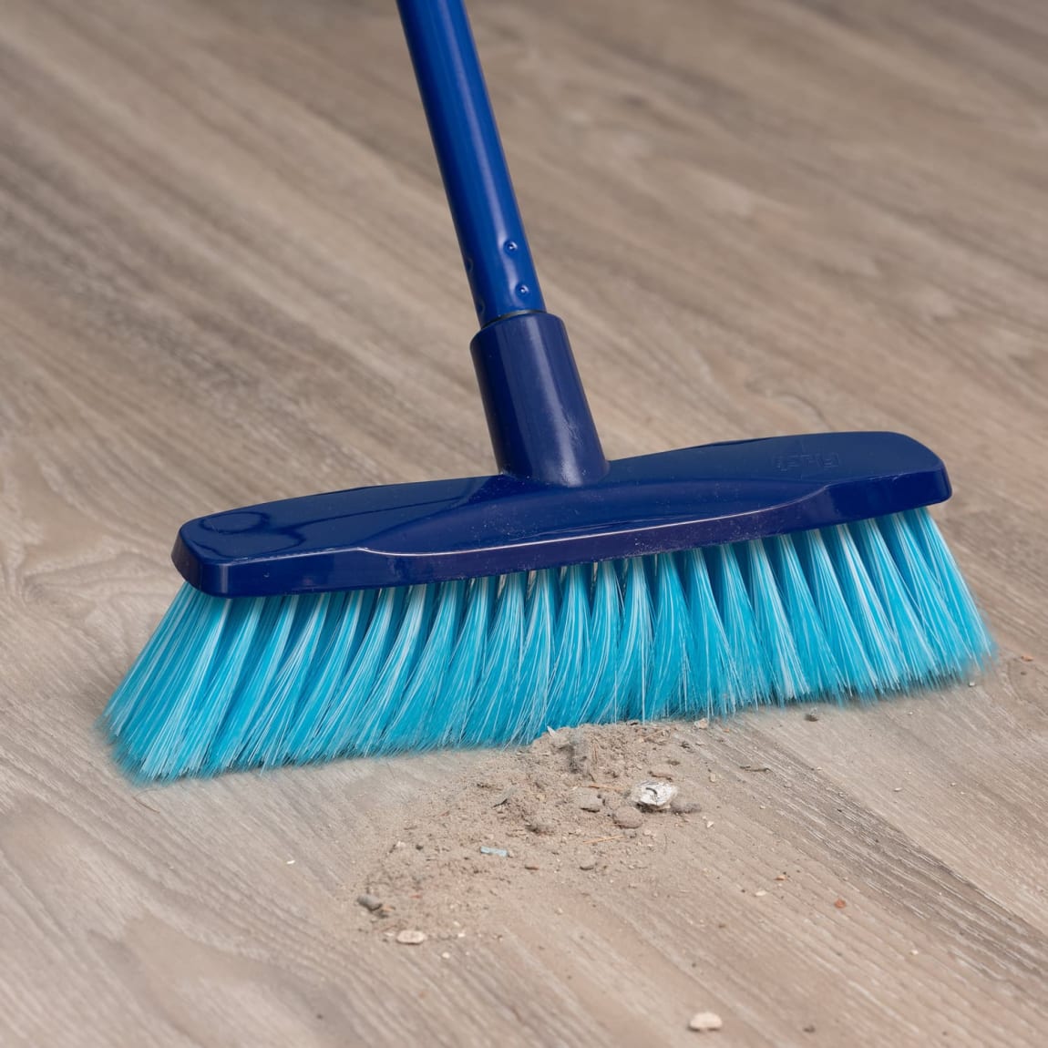 419339-flash-broom-5