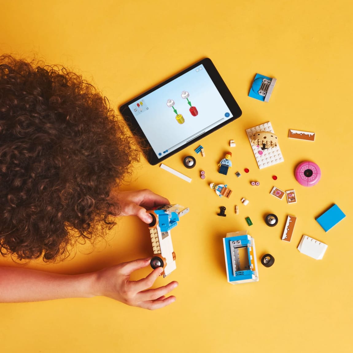 420177-lego-city-doughnut-truck-3