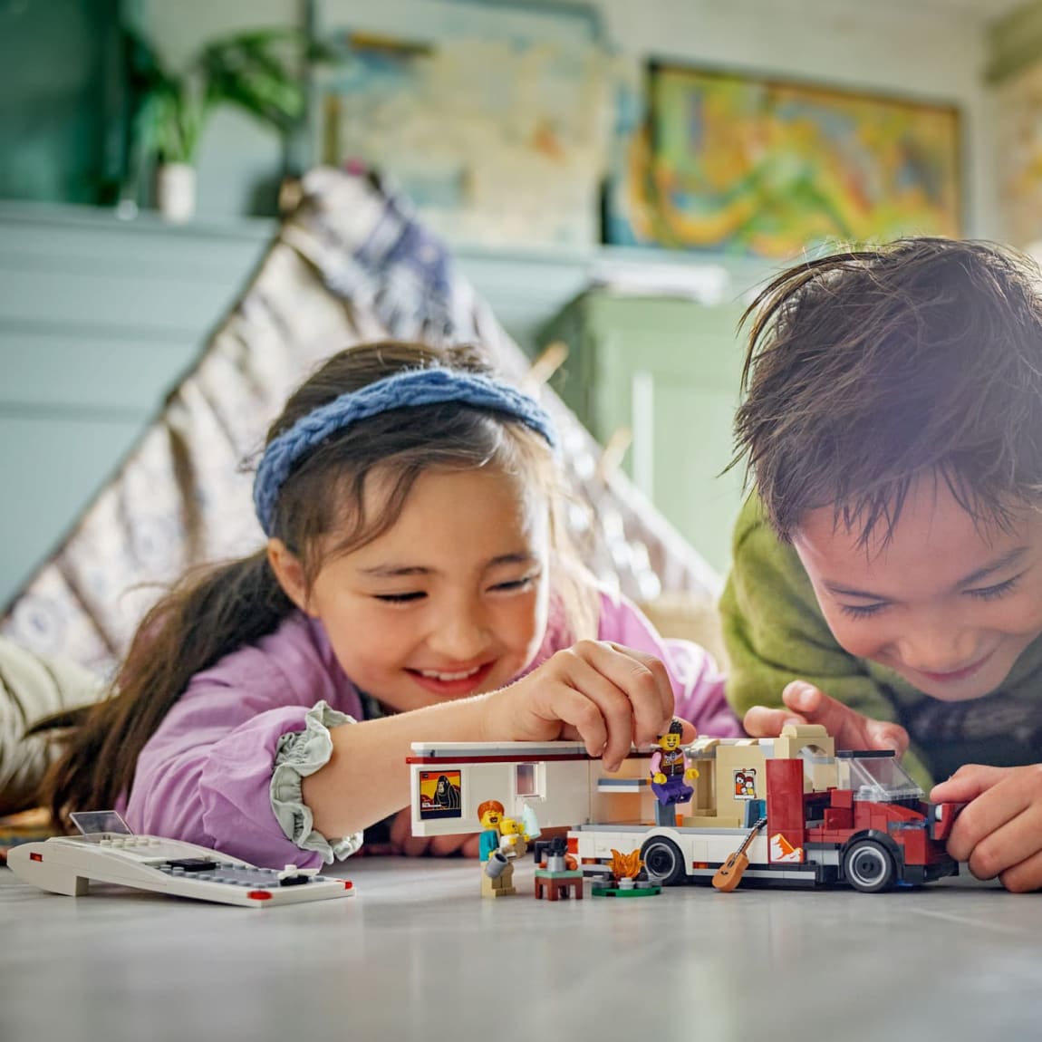 420178-lego-city-holiday-camper-van-11