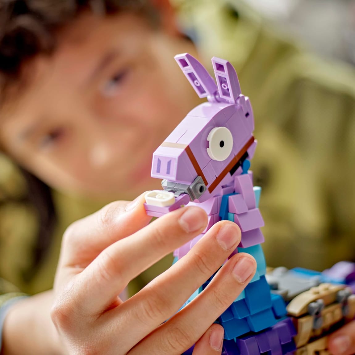 420184-lego-fortnite-supply-llama-9