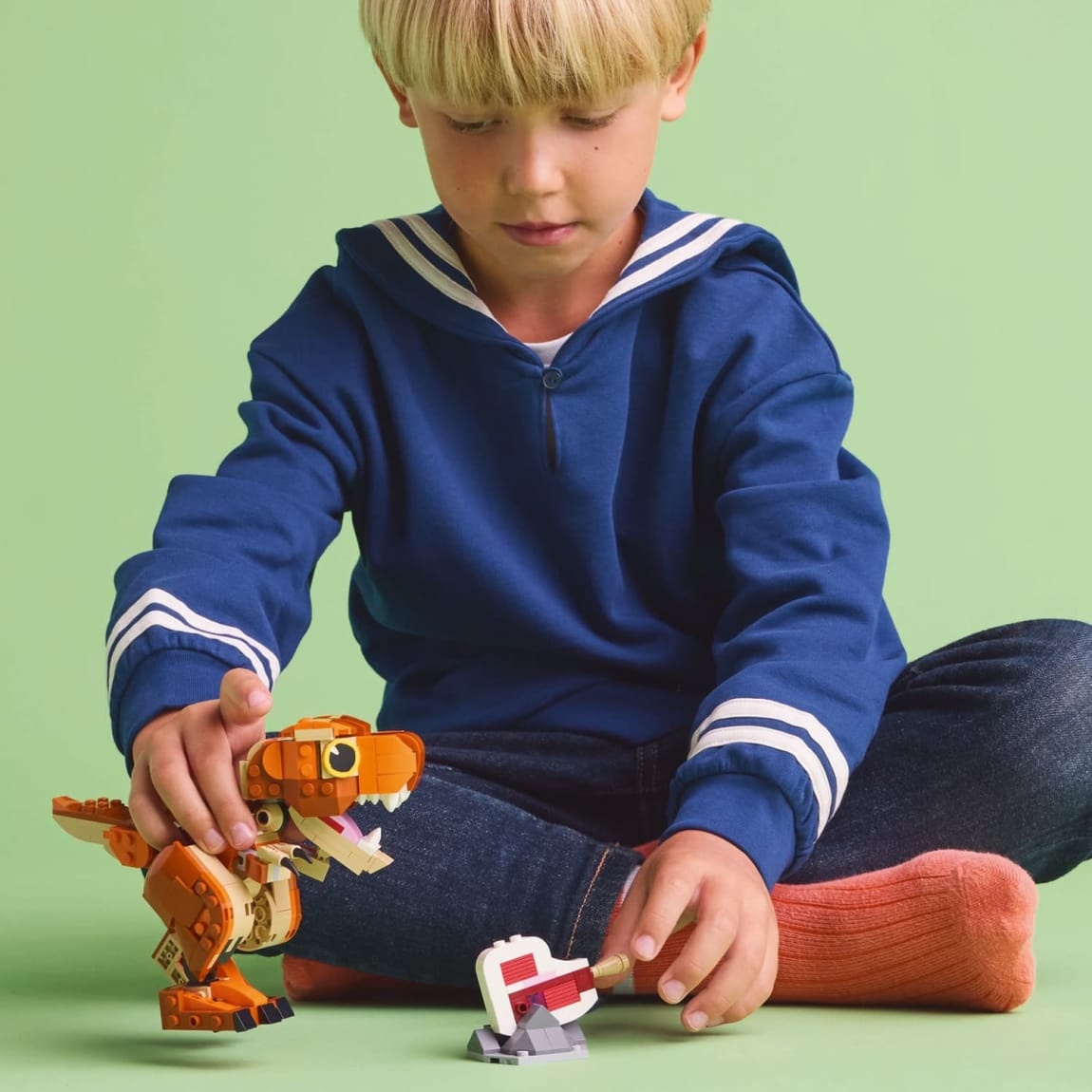 420193-lego-jurassic-world-little-eatie-trex-6