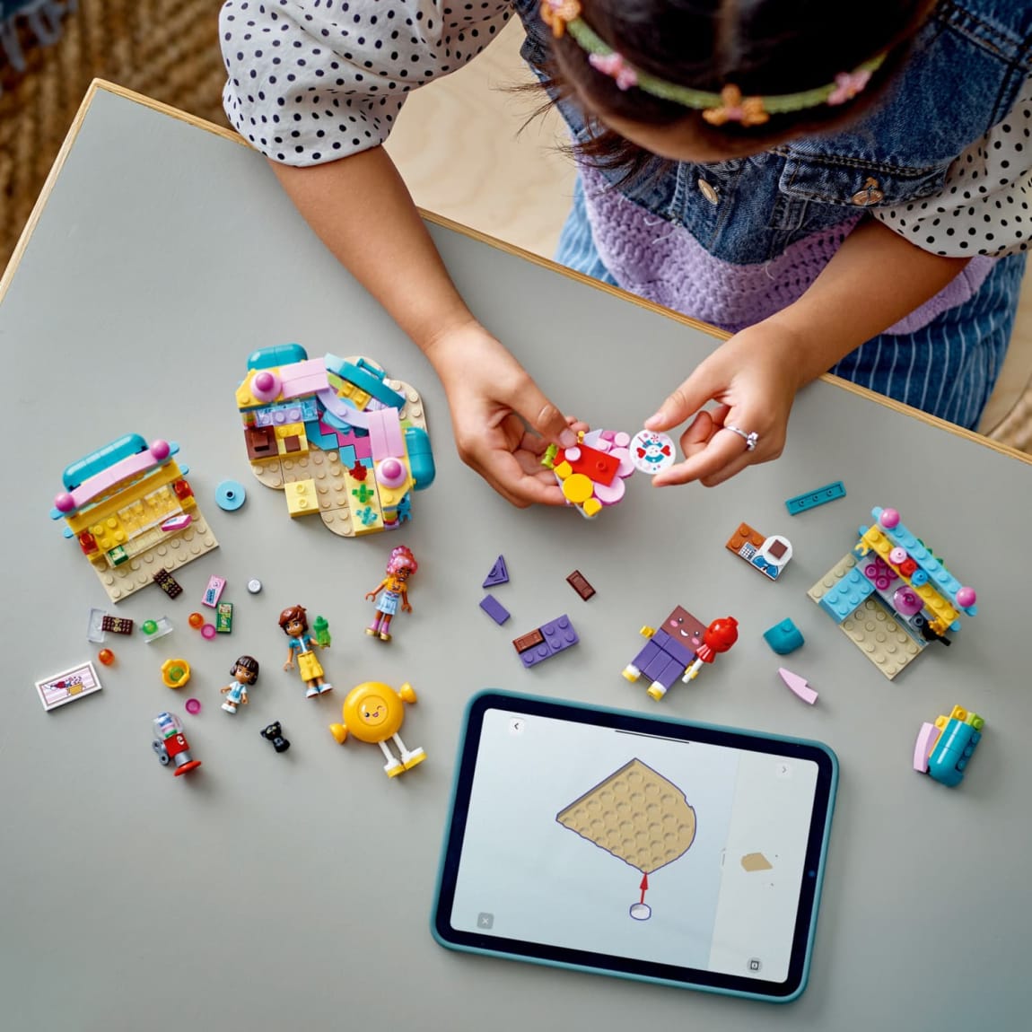 420203-lego-friends-heartlake-city-sweet-shop