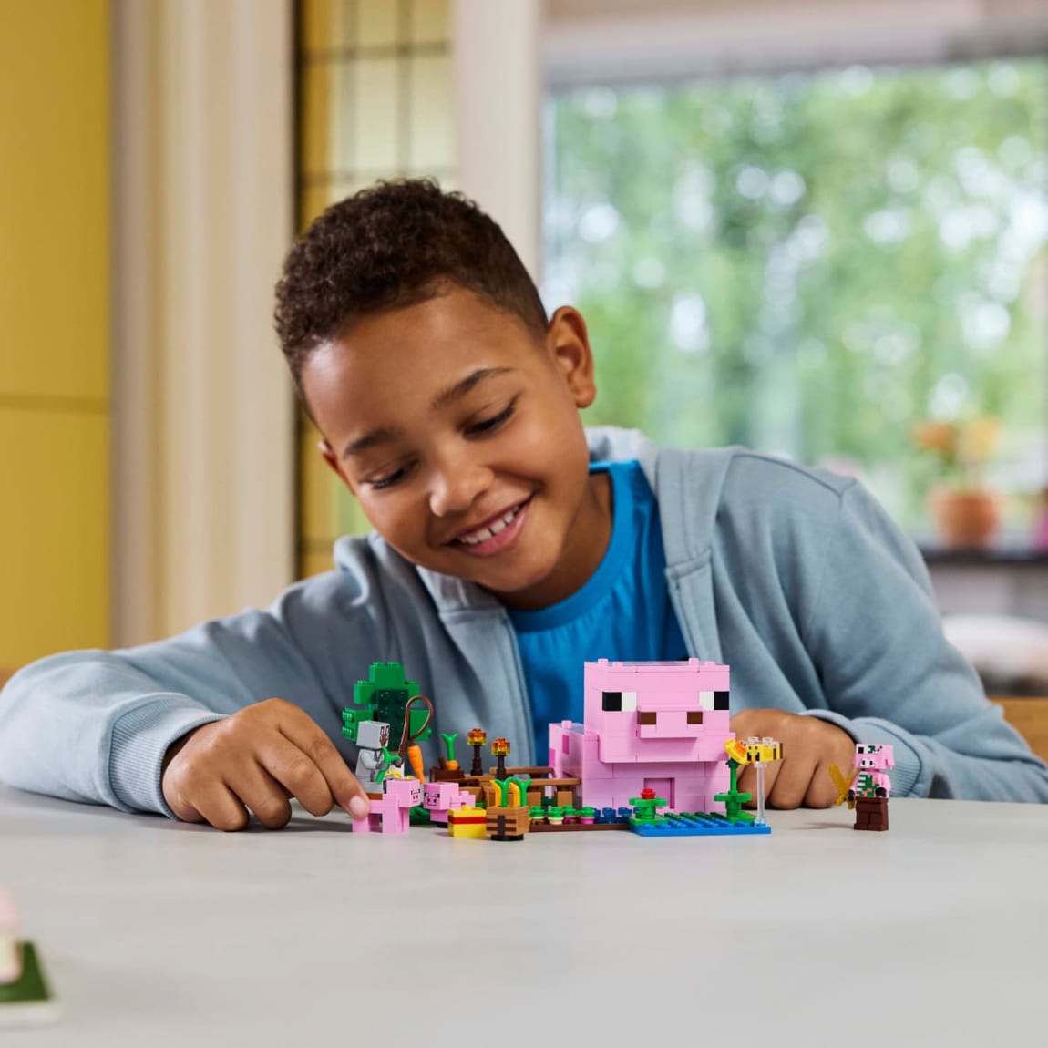 420210-lego-minecraft-the-ibaby-pig-house-5