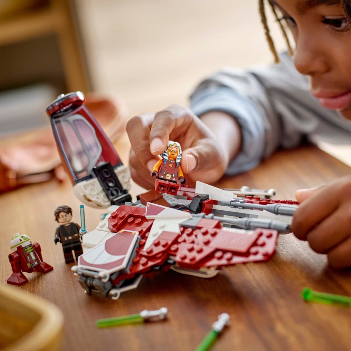 420218-lego-stars-wars-ahsokas-jedi-interceptor-6