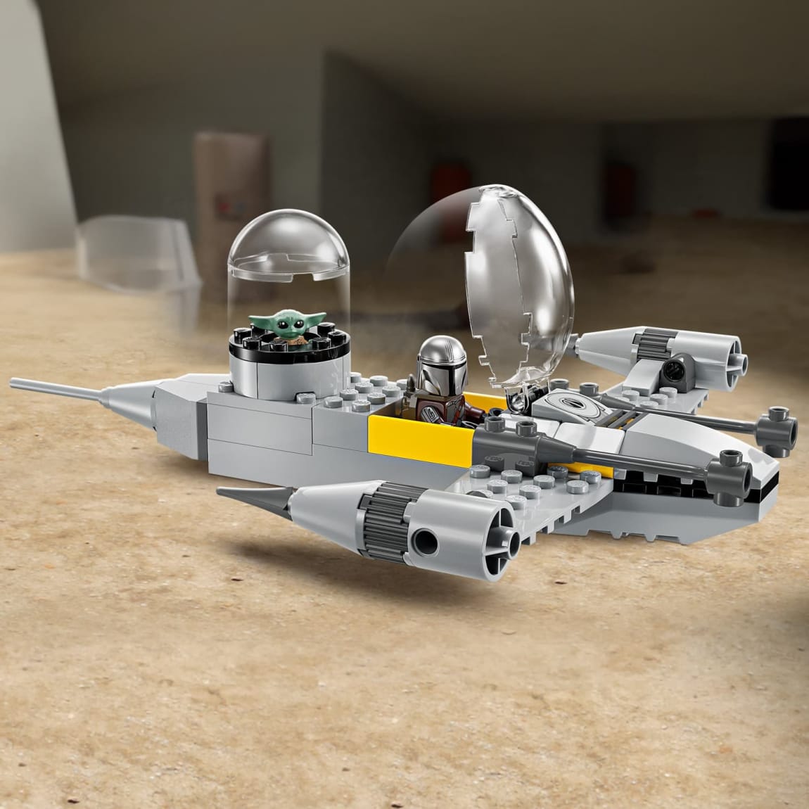 420221-lego-star-wars-mando-and-grogus-n-1-starfighter-6