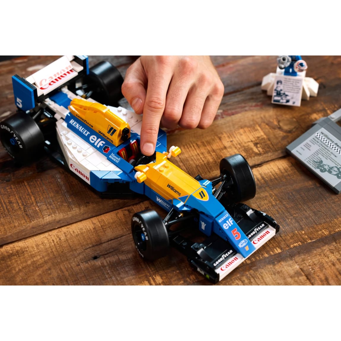 420251-williams-racing-fw14b-and-nigel-mansell-10353-10