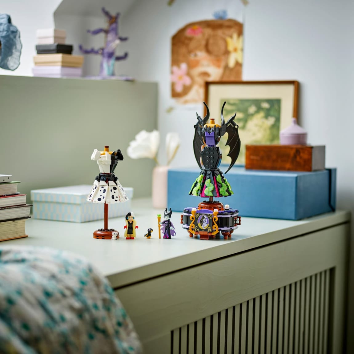 420252-maleficents-and-cruella-de-vils-dresses-43262-9