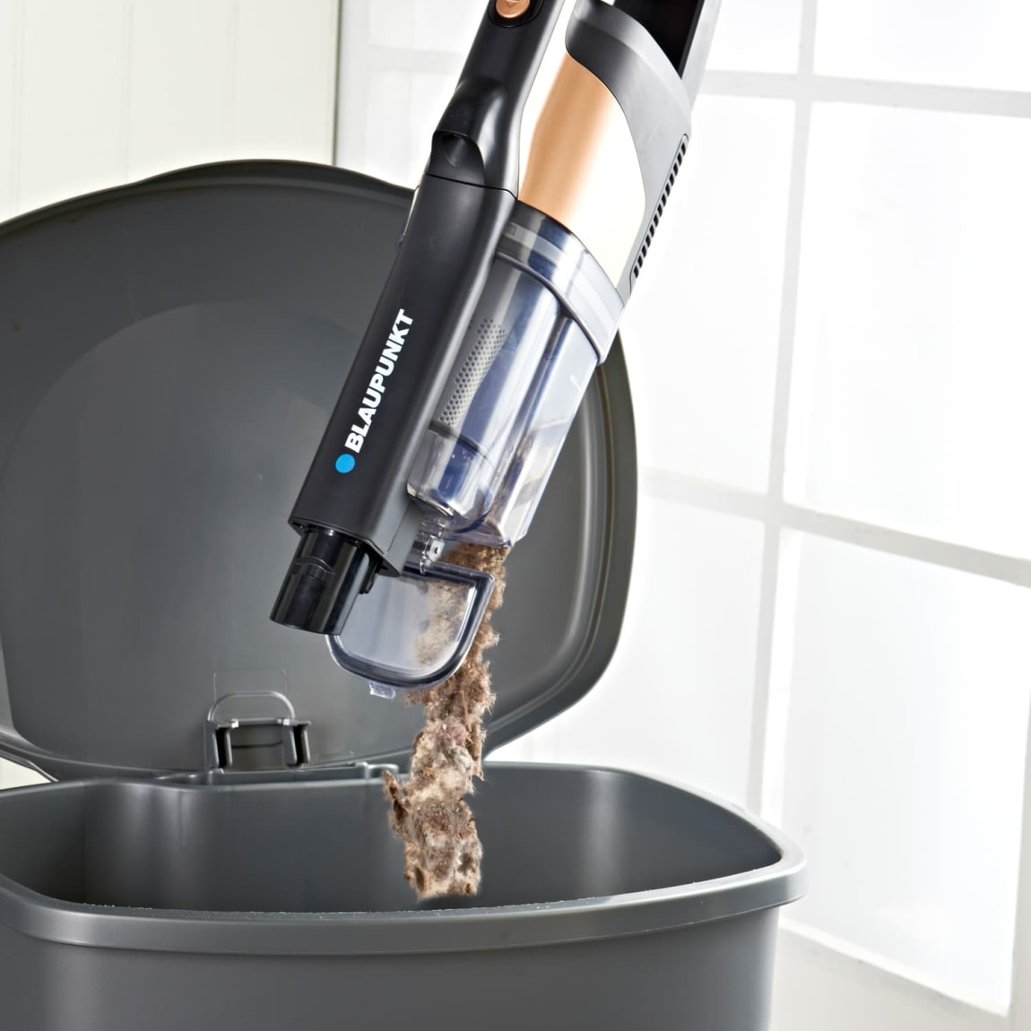 420925-blaupunkt-powerforce-corded-stick-vacuum-5