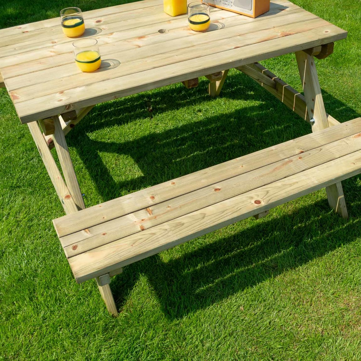 421218-picnic-table-1_2m-4