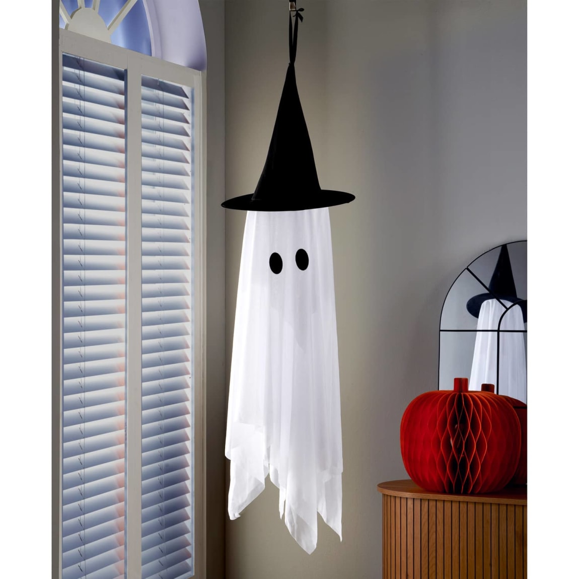 423137-door-ghost-hanging-dec-135cm2