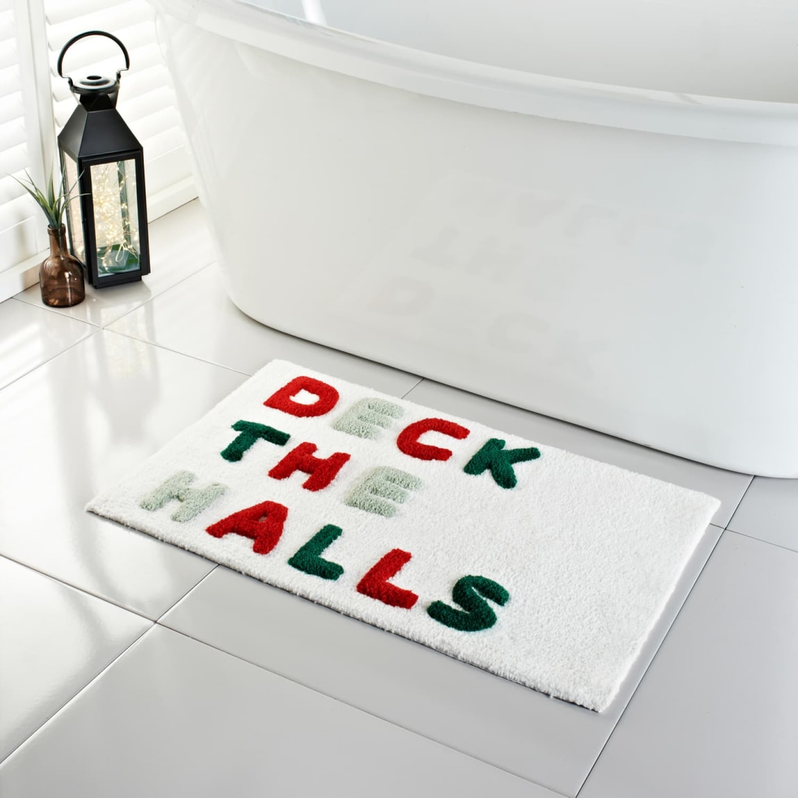423516-deck-the-halls-bathmat