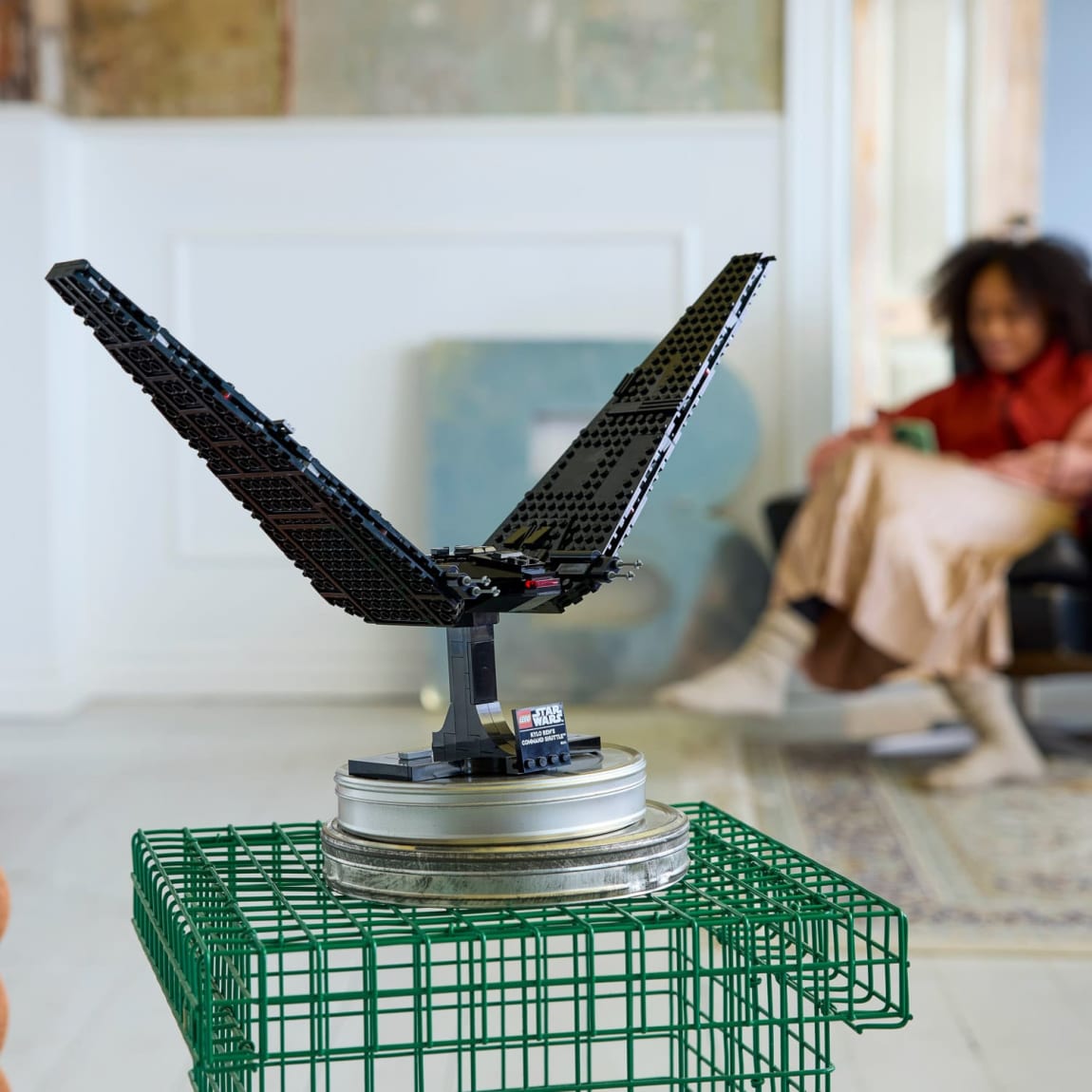 423547-lego-star-wars-kylo-ren-command-shuttle-6