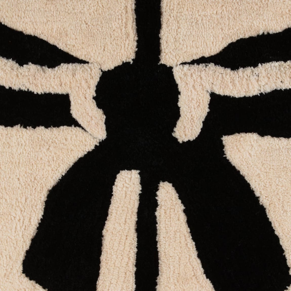 423563-bathmat-natural-bow-3