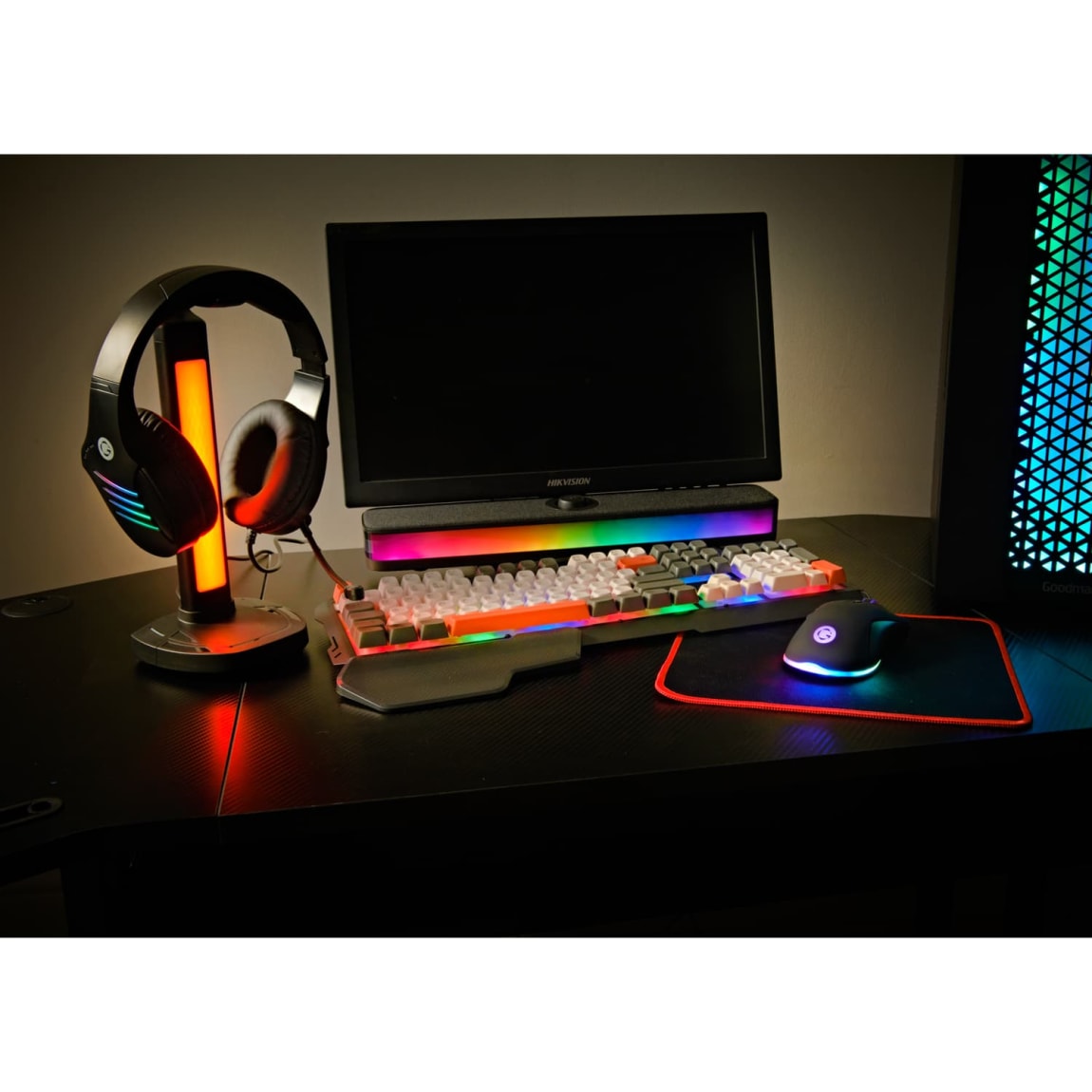 423658-goodmans-4-in-1-pc-gaming-bundle