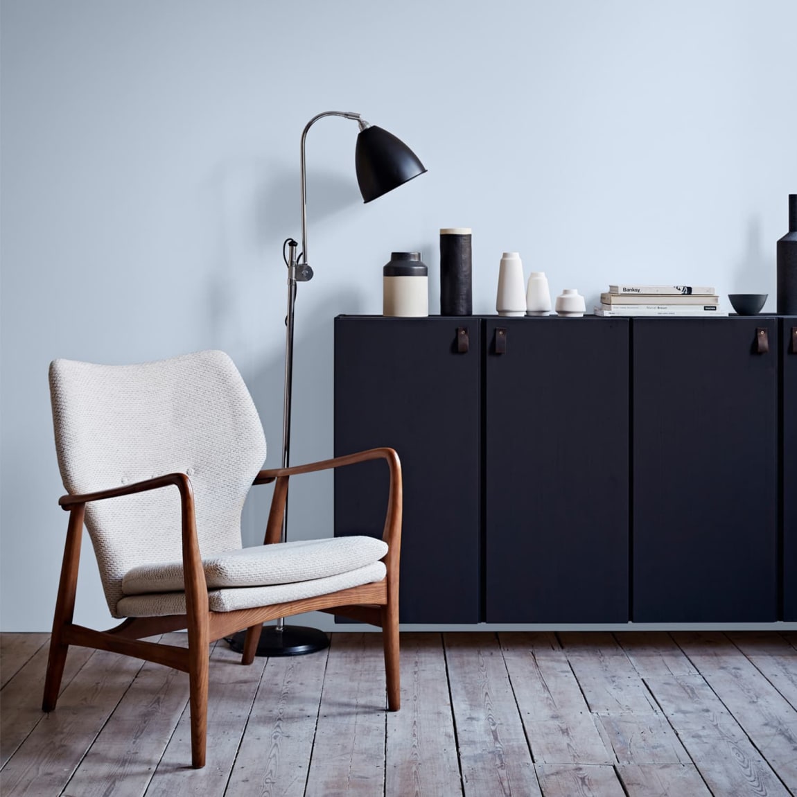 423874-crown-easyclean-matt-emulsion-2_5l-moonlight-bay-3