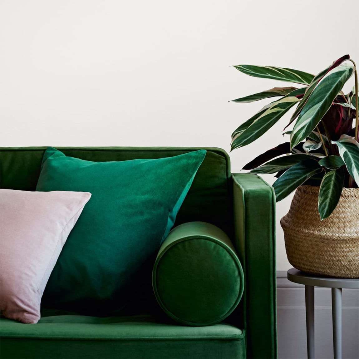 423876-crown-easyclean-matt-emulsion-2_5l-sail-white-3