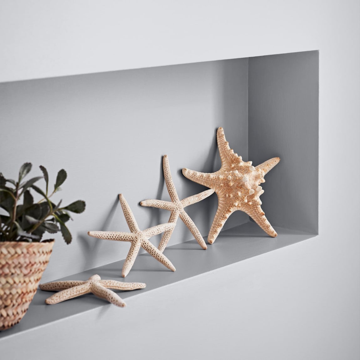 423921-crown-easyclean-bathroom-mid-sheen-emulsion-2_5l-soft-steel