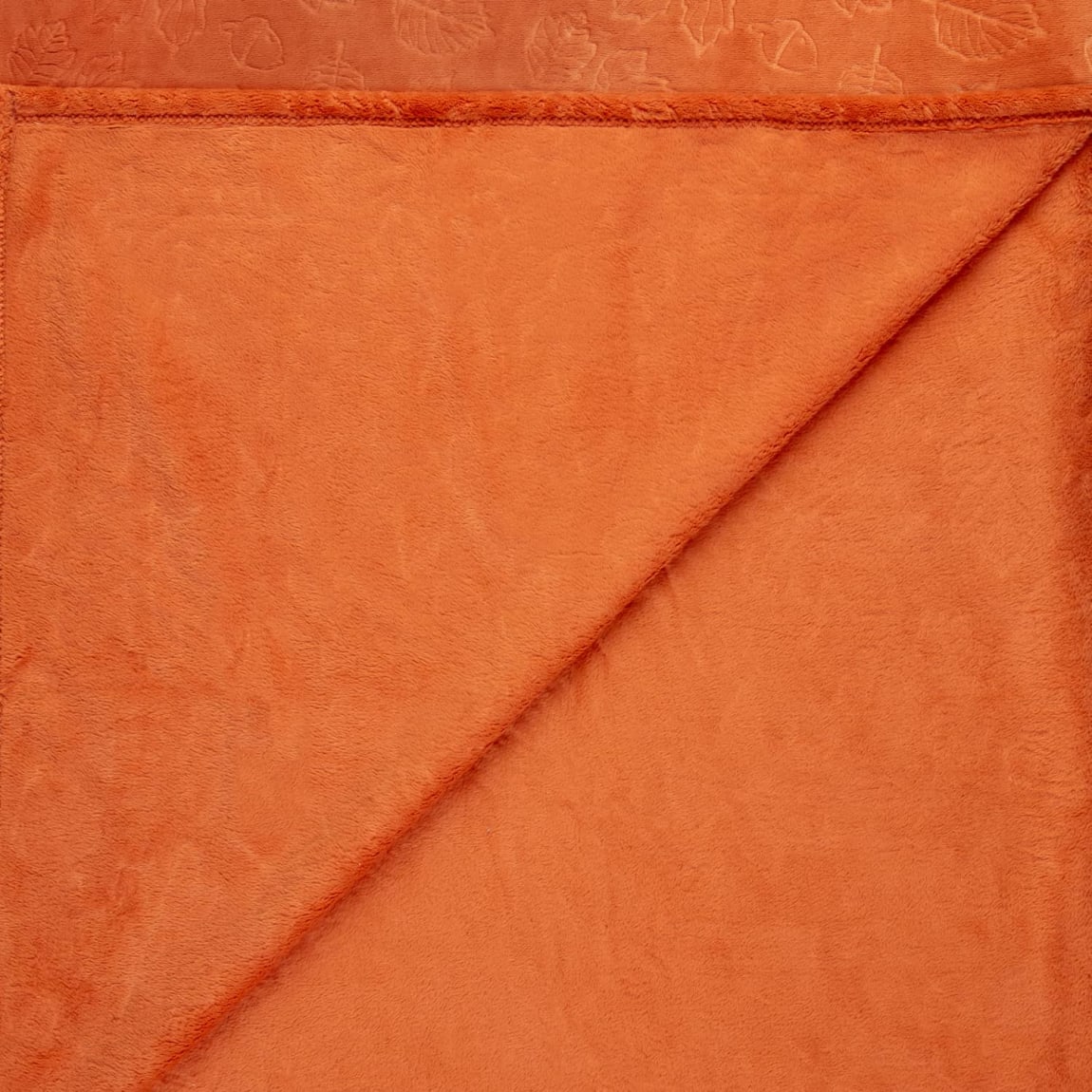 423950-small-leaves-embossed-throw-3