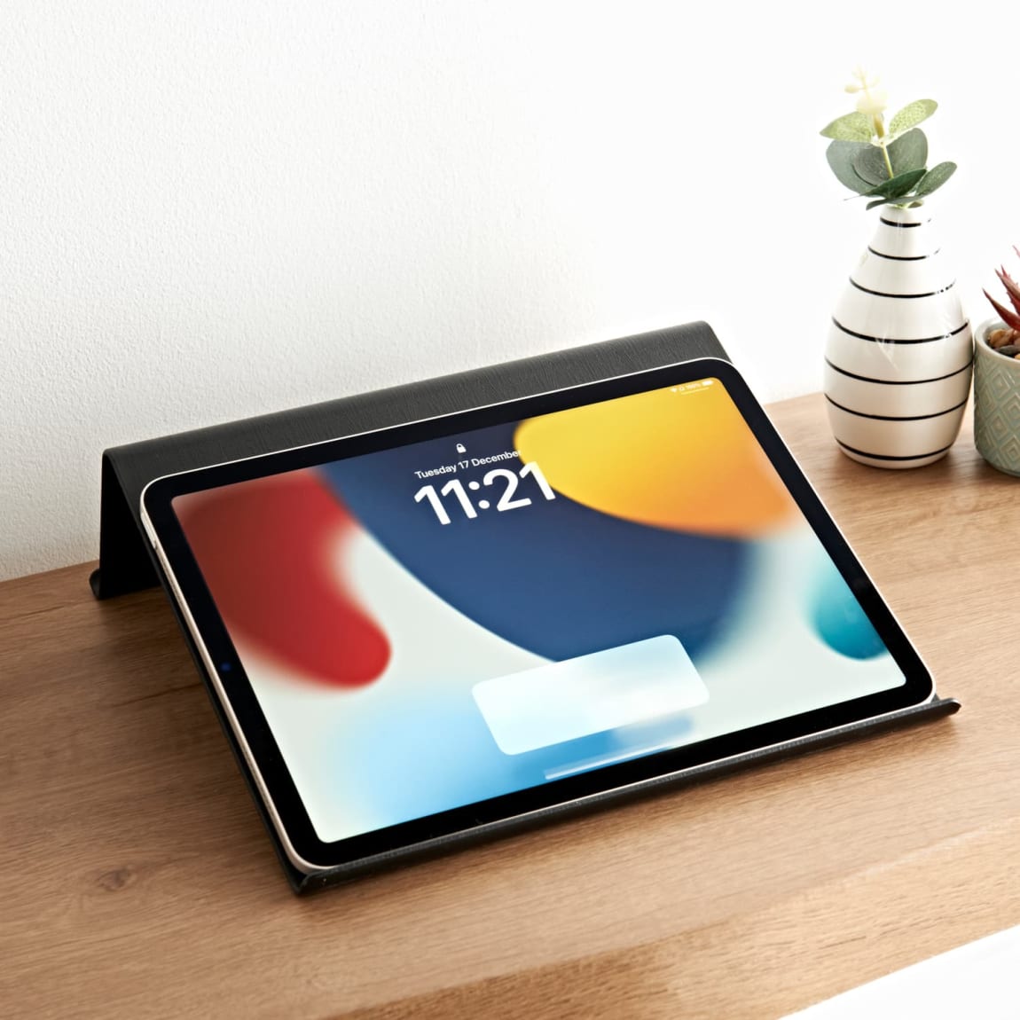 424469-ipad-stand-black