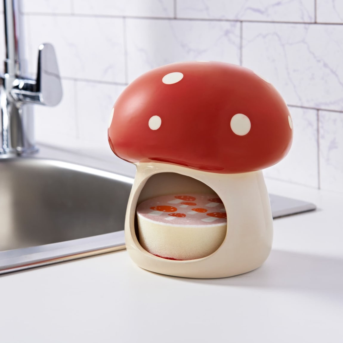 424524-harvest-ceramic-scrubby-holder-toadstool
