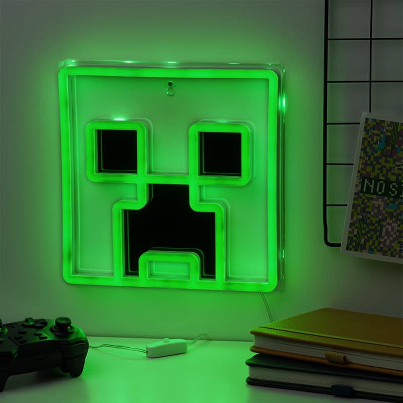 424557-minecraft-wall-mountable-light-2