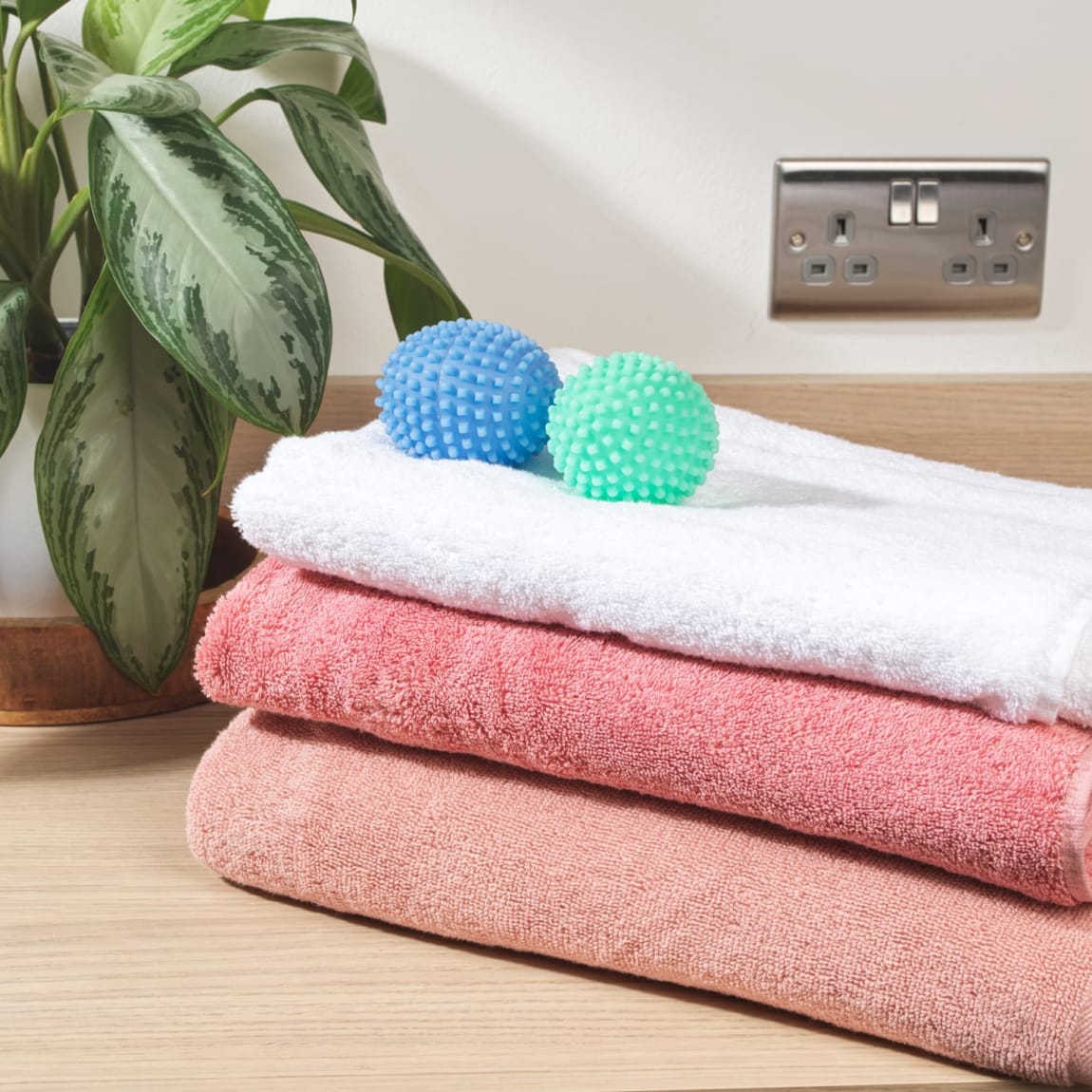 424684-beldray-2-pack-laundry-balls