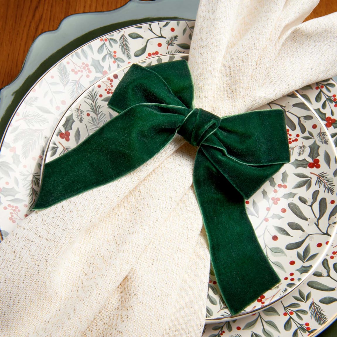 424911-4-green-pack-velvet-bow-napkin-rings
