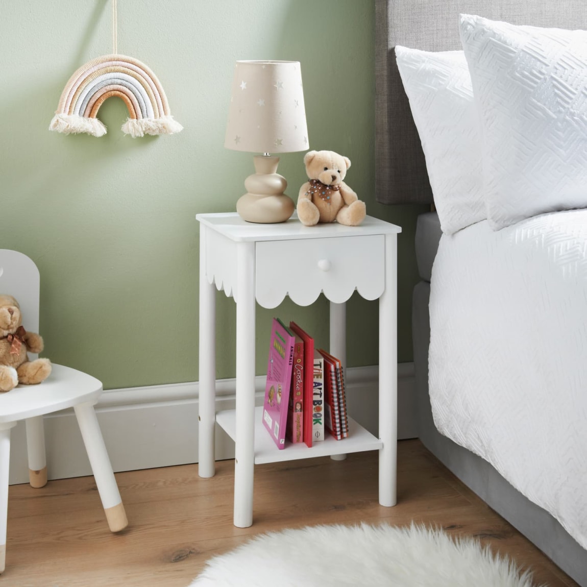425074-simply-kids-bedside