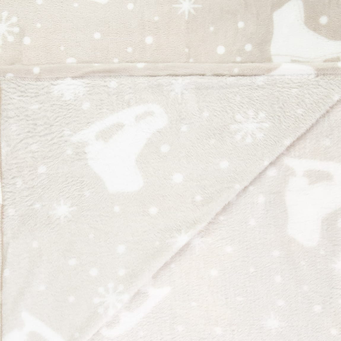 425345-ice-stakes-super-soft-throw-2