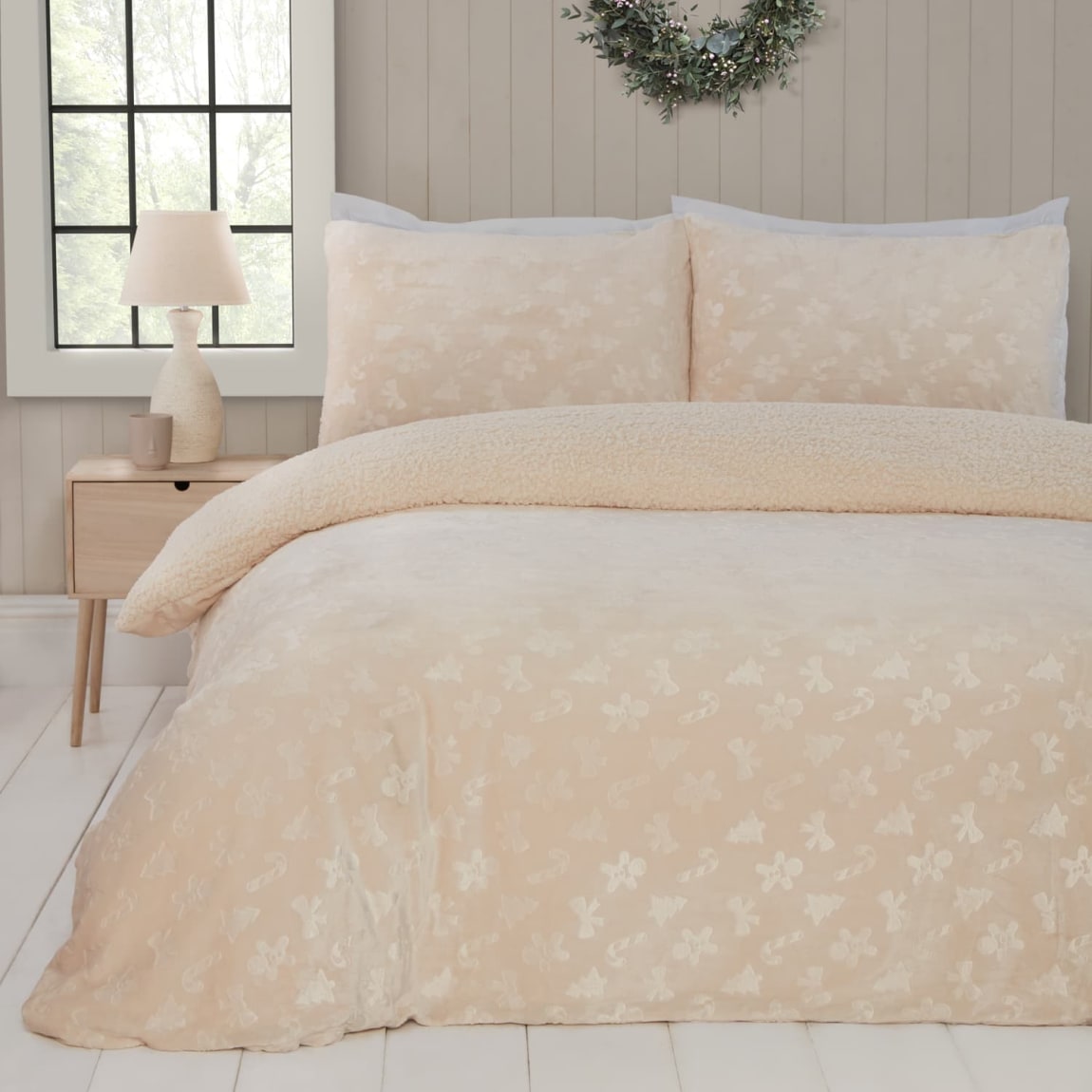 425676-embossed-gingerbread-fleece-duvet-set-double1