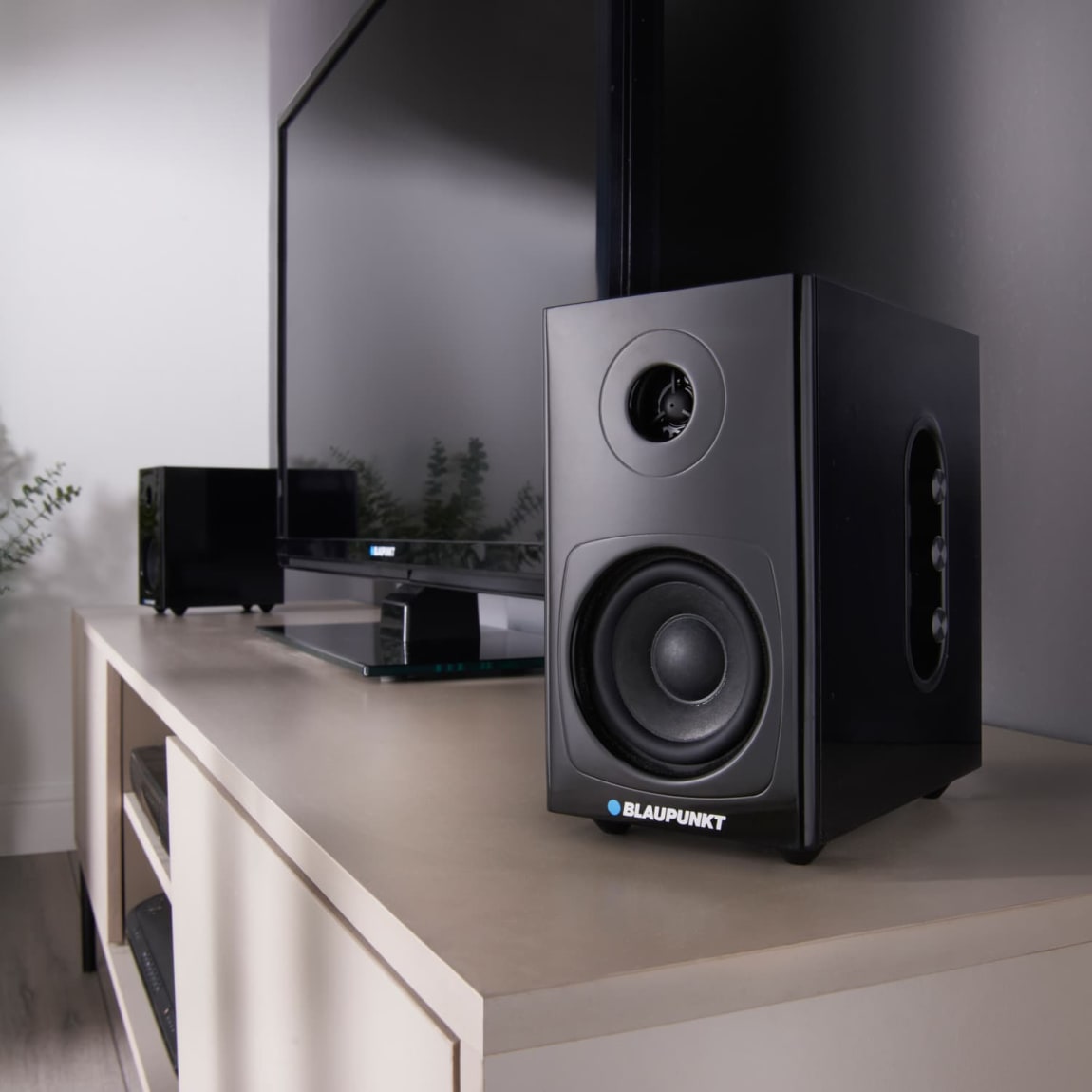 425720-blaupunkt-book-shelf-speakers-black-3