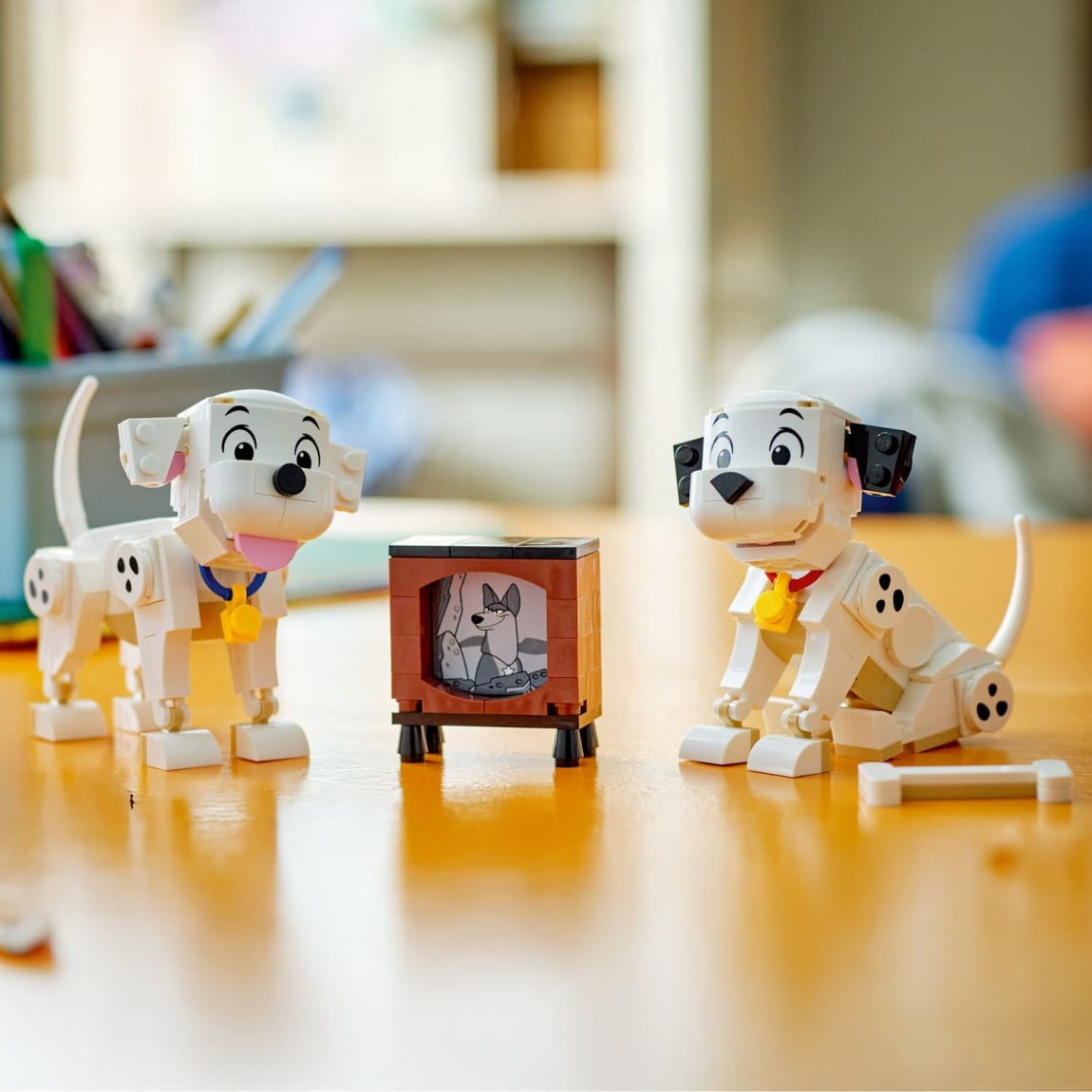 425773-lego-disney-lucky-and-penny-101-dalmatians-puppies-2