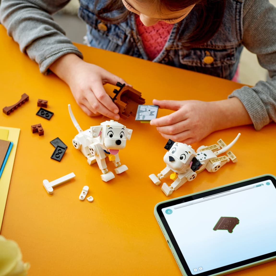 425773-lego-disney-lucky-and-penny-101-dalmatians-puppies-5