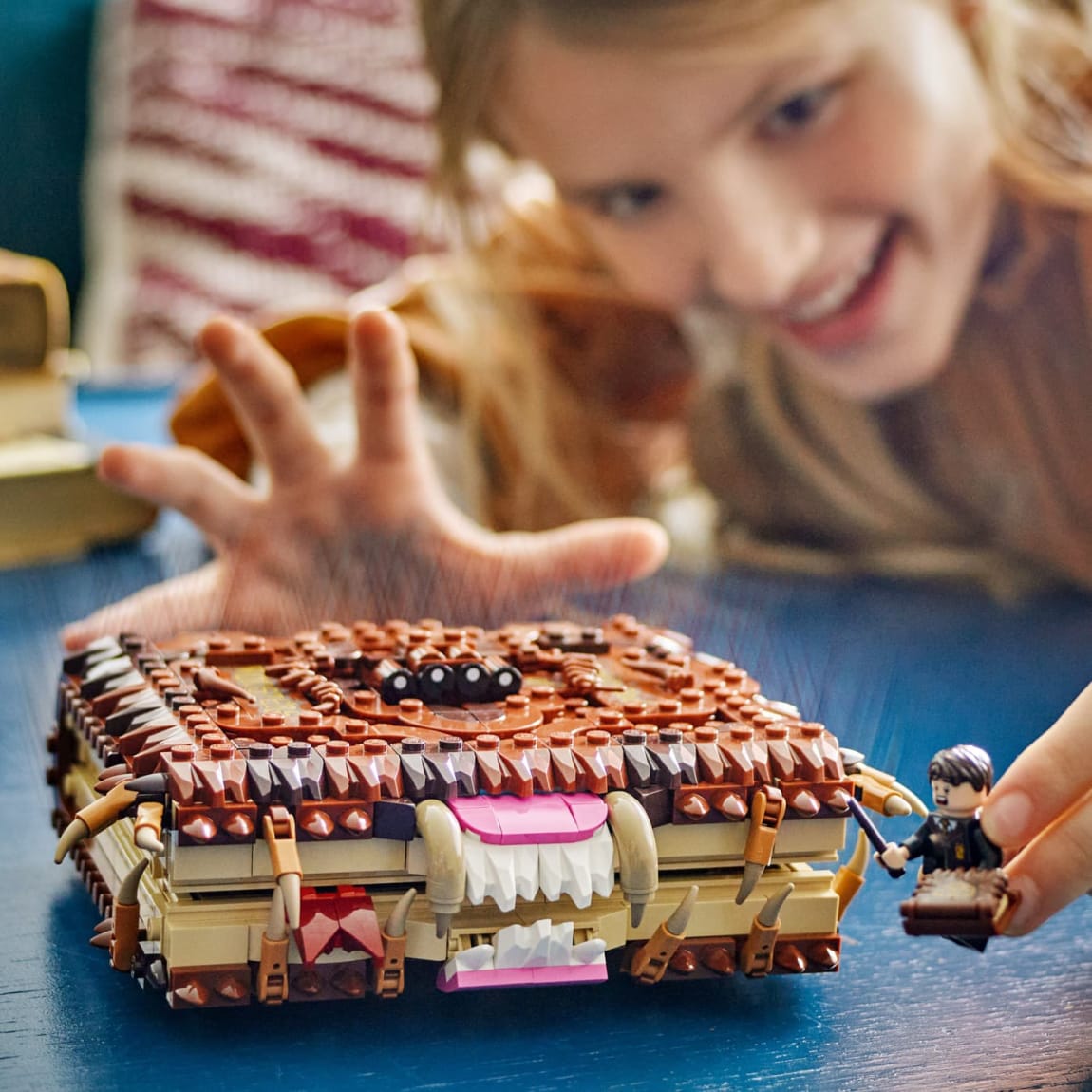 425779-legoharry-potter-chomping-monster-book-of-monsters-6