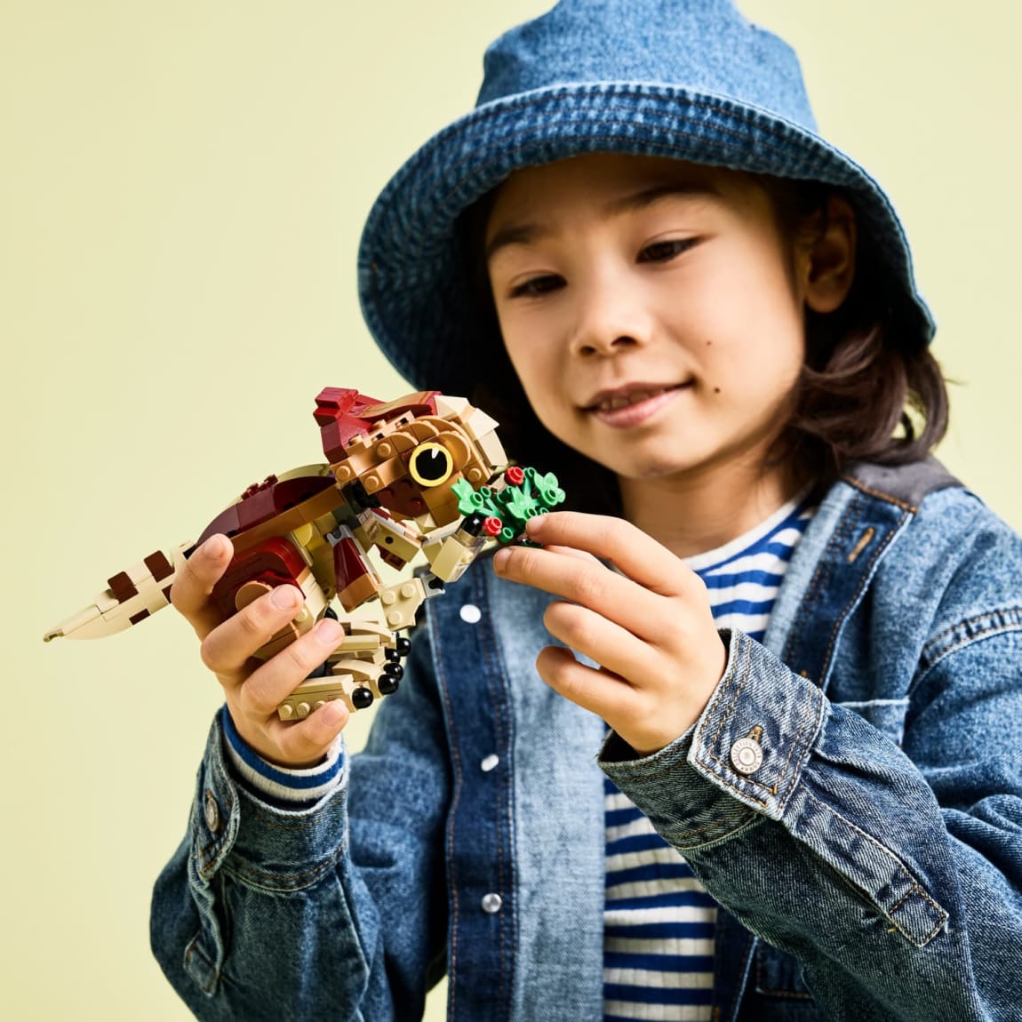 425781-lego-jurrasic-world-baby-dinosaur-dolores-aquilops