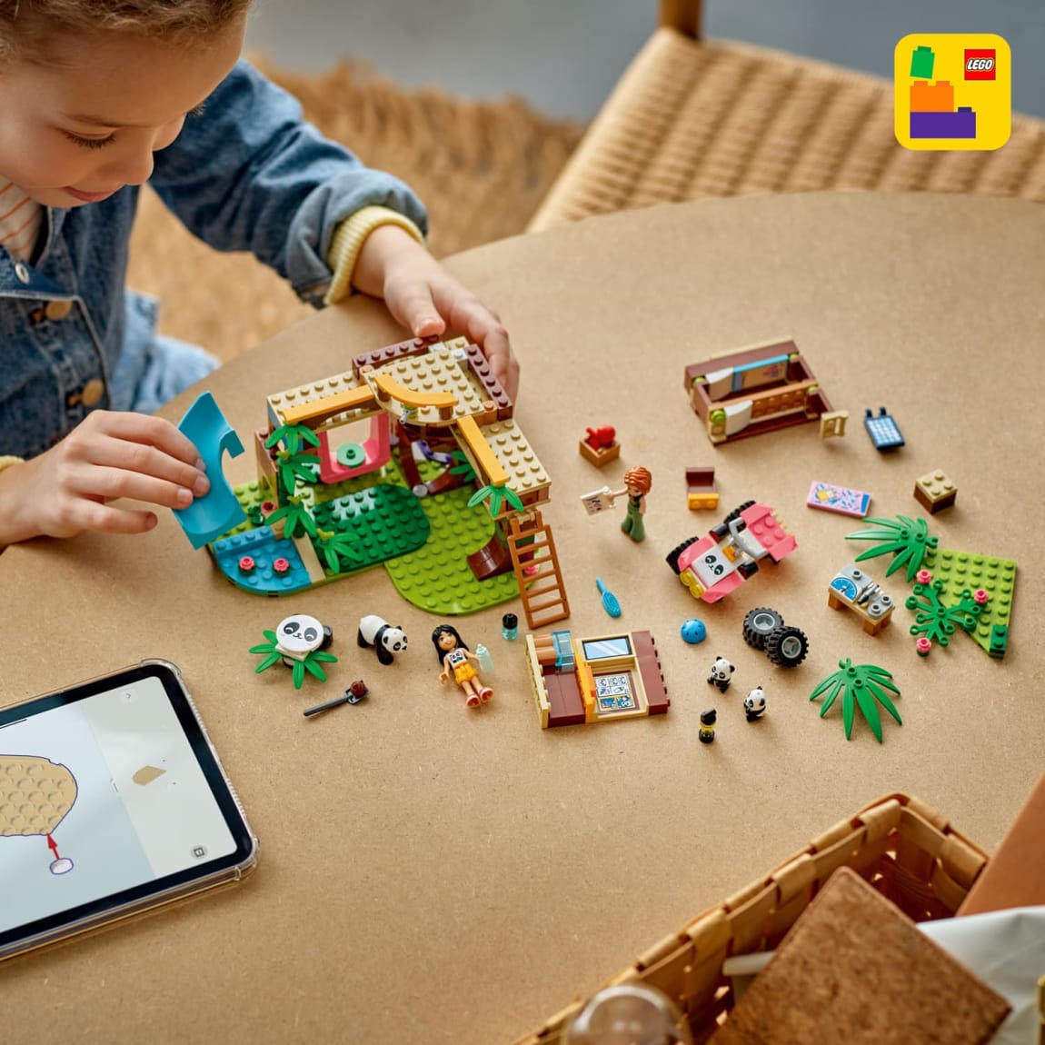 425783-lego-friends-panda-sanctuary-6