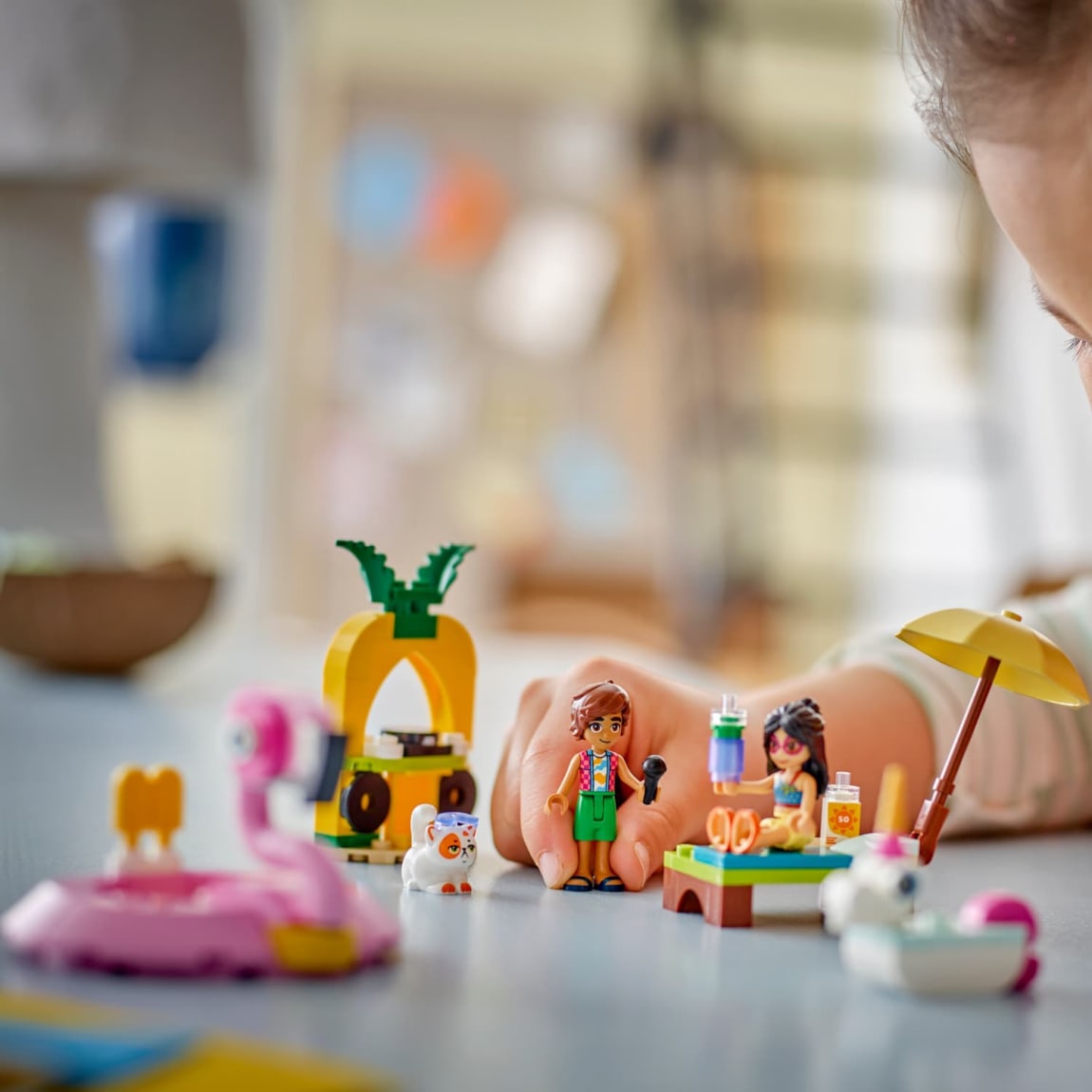 425784-lego-friends-unicorn-and-flamingo-pool-party-2