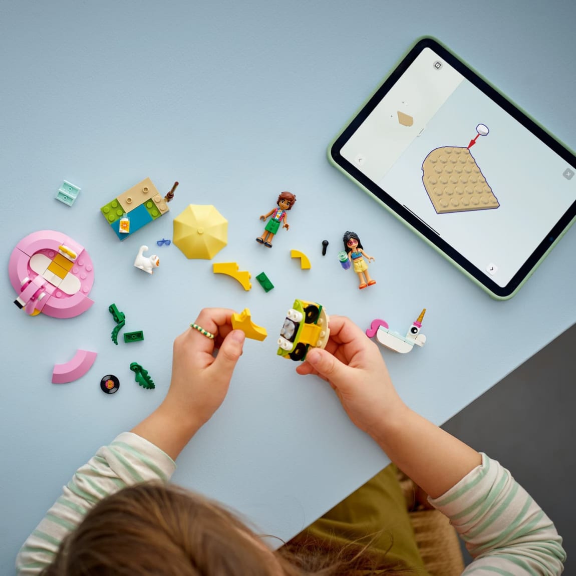 425784-lego-friends-unicorn-and-flamingo-pool-party-7