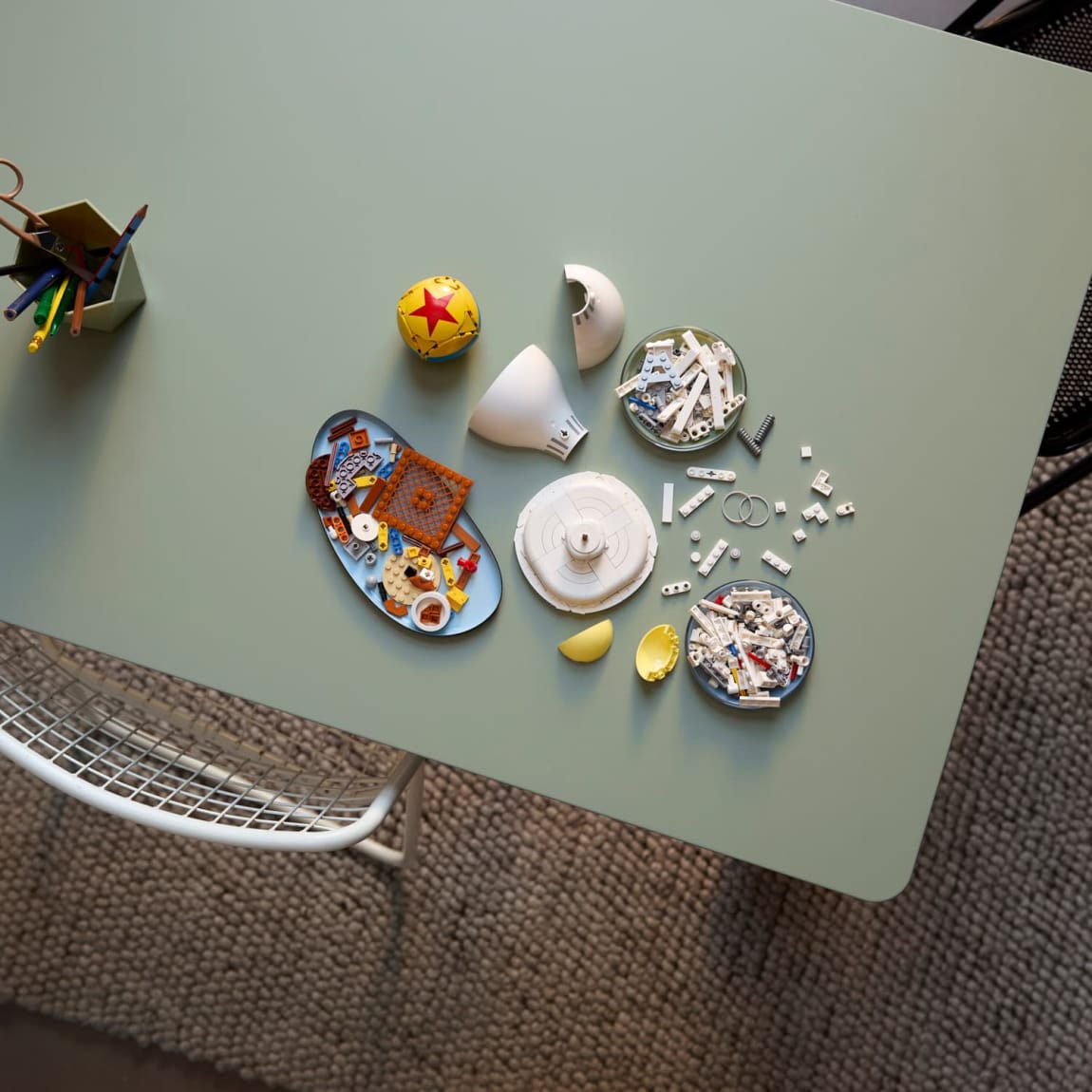 425786-lego-disney-pixar-lamp-4