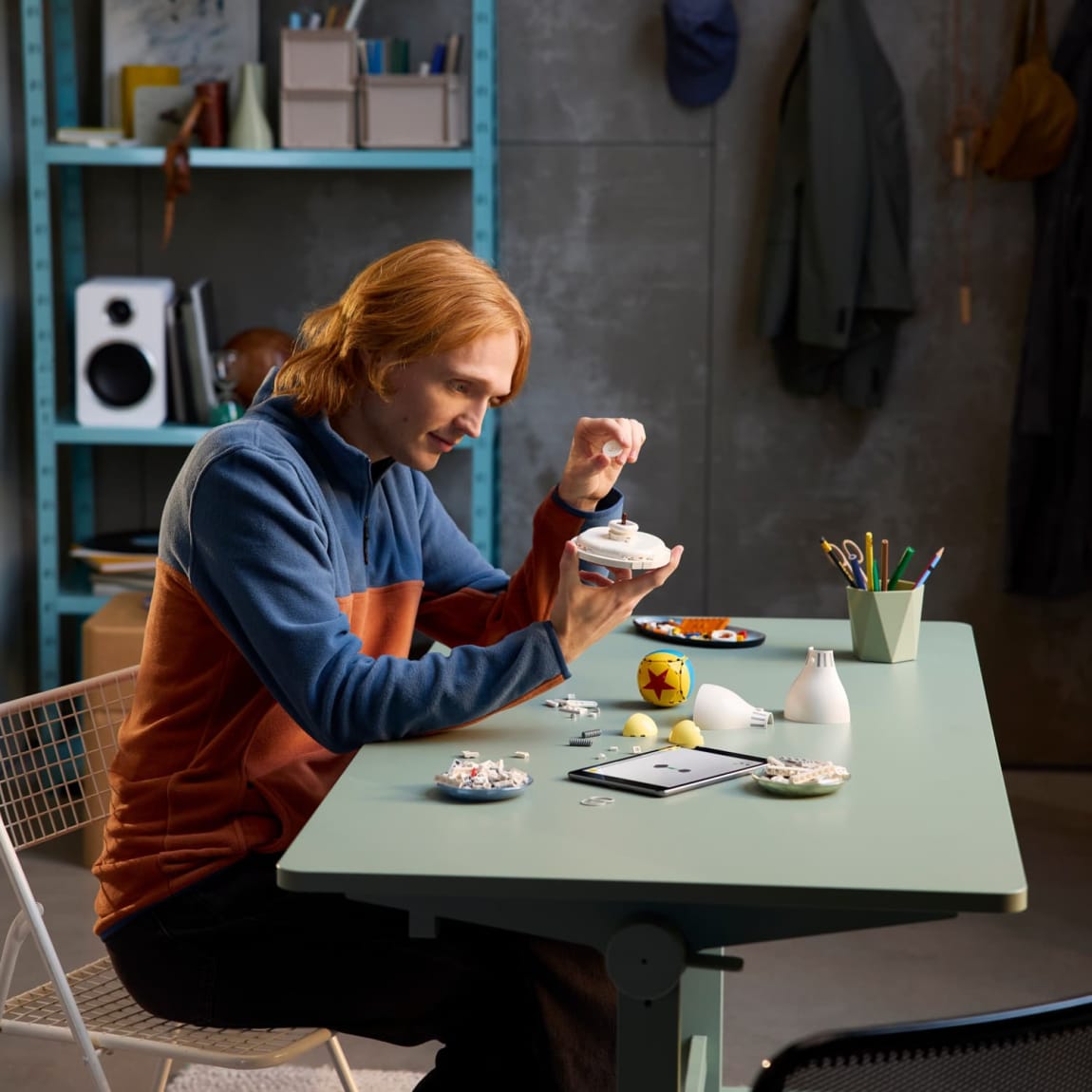 425786-lego-disney-pixar-lamp-5