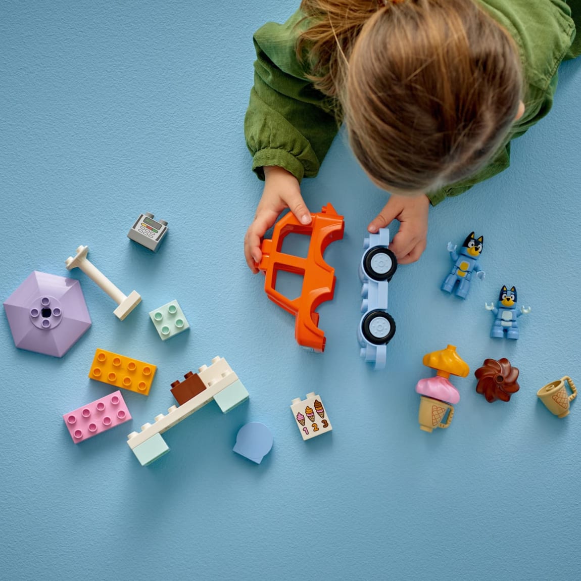 425807-lego-duplo-ice-cream-trip-with-bluey