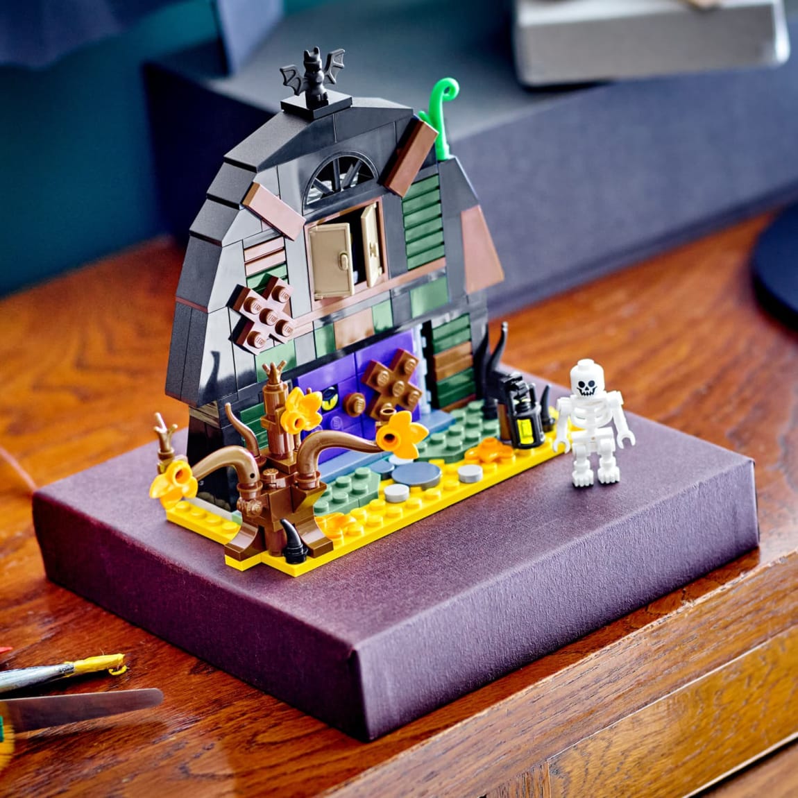 425812-lego-halloween-barn-2