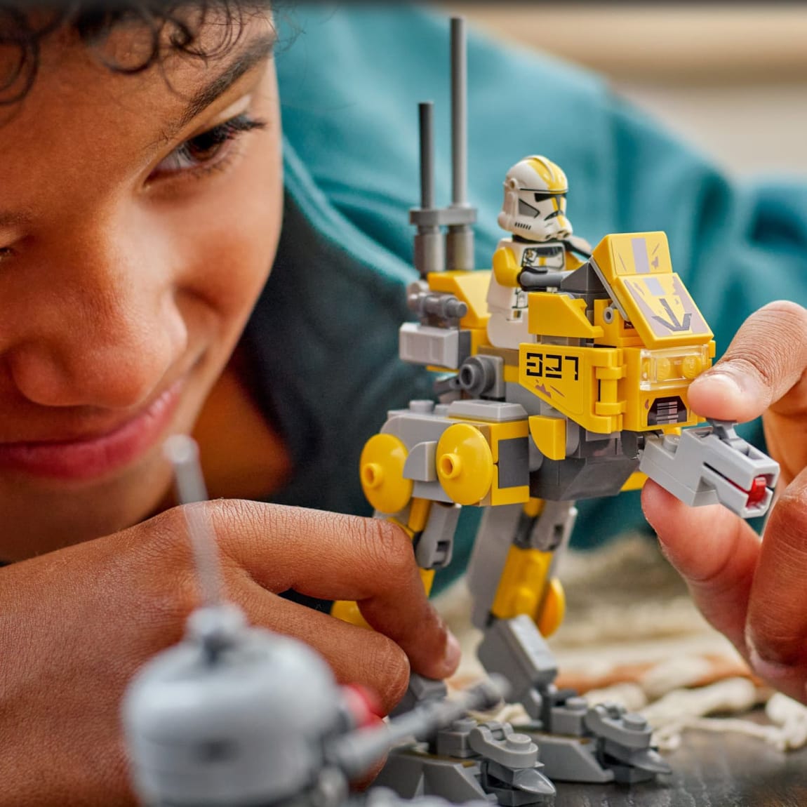 425819-lego-star-wars-327th-star-corps-clone-troopers-battle-7