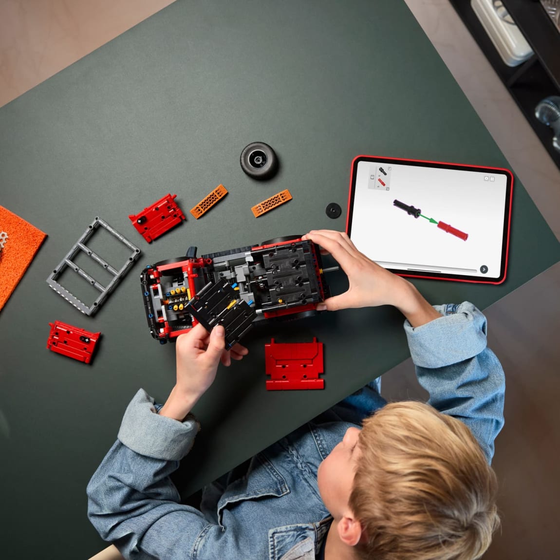 425831-lego-technic-ford-bronco-suv-8