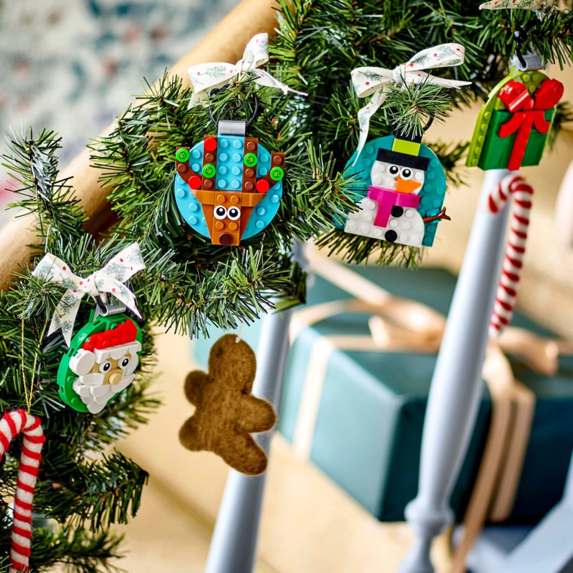 425837-lego-christmas-ornament-selection